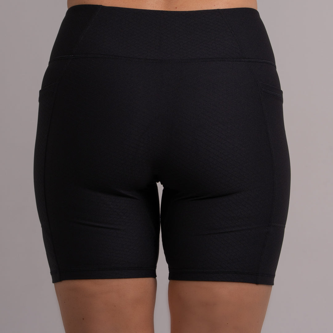 Wanita Legging pendek ketat prestasi hitam dengan logo putih